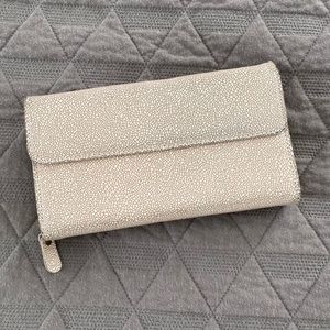 Seint (Maskcara) Compact Clutch